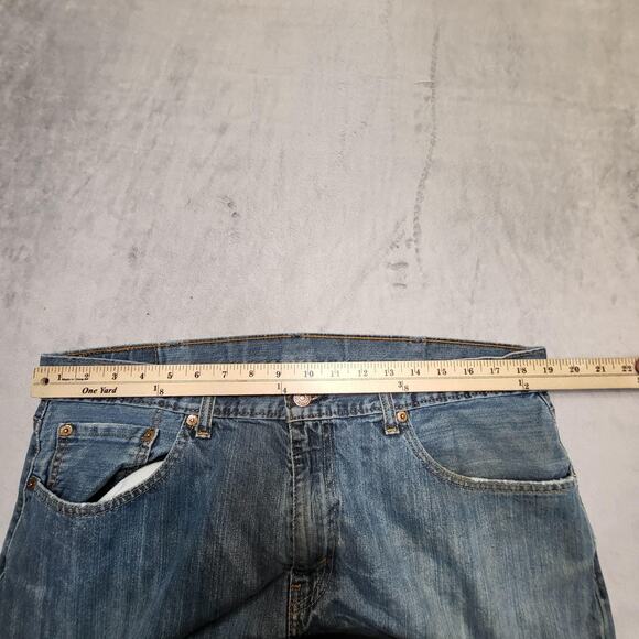 Levi's 559 Jeans Mens 38x30 Blue Relaxed Straight Denim Light Wash Faded Zip Fly - Picture 9 of 11